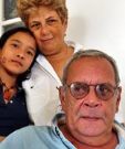 Ral Rivero, con su esposa y una de sus hijas.