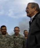 Rumsfeld viaj a Irak a despedirse de las tropas.