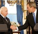 Ariel Sharon y George Bush, en Washington.