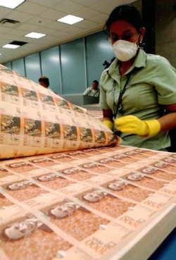 éxito Cerdo Ligadura Los Bancos Centrales imprimen billetes a toda máquina para comprar deuda -  Libre Mercado