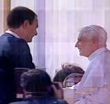 Zapatero con el Papa en el aeropuerto.