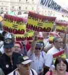 Manifestantes en la Plaza Mayor de Salamanca. Efe