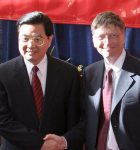 Hu Jintao y Bill Gates. EFE