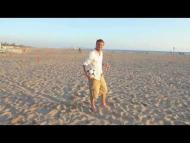 Beckham practica la puntera en la playa