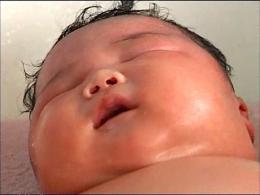 Nace en China un niño gigante de siete kilos