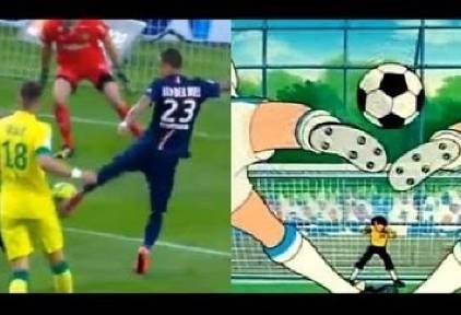 El tiro doble de Cavani y Van der Wiel a lo Oliver y Benji