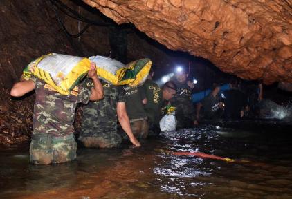Hallan vivos a doce niños perdidos en una cueva de Tailandia tras nueve días de búsqueda