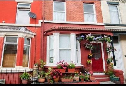 Subastan la casa de la infancia de John Lennon